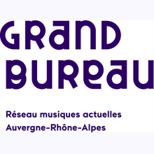 Grand bureau